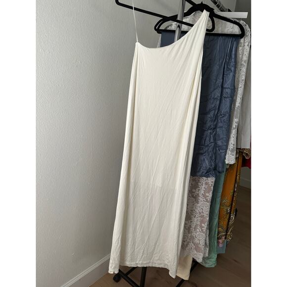 krisa Layered One Shoulder Dress in Cream - Picture 7 of 7